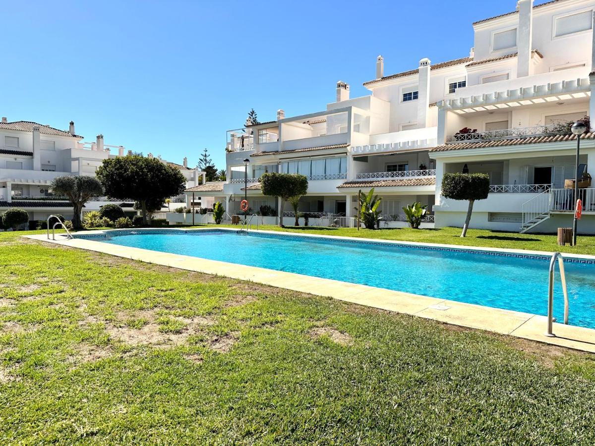 Moderno Apartamento Con Preciosas Vistas Al Mar En Urbanizacion Con Piscina - Rio Real 11 2G Marbella Exteriör bild