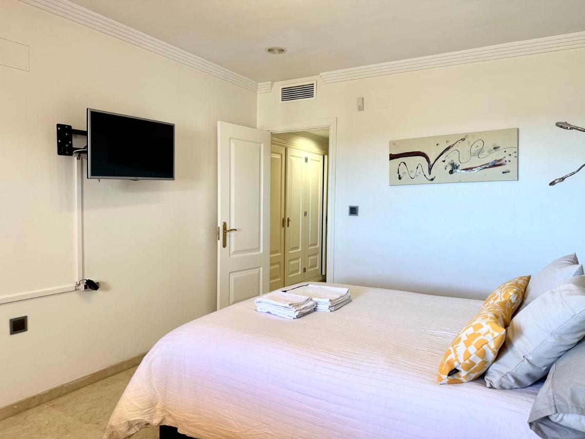 Moderno Apartamento Con Preciosas Vistas Al Mar En Urbanizacion Con Piscina - Rio Real 11 2G Marbella Exteriör bild