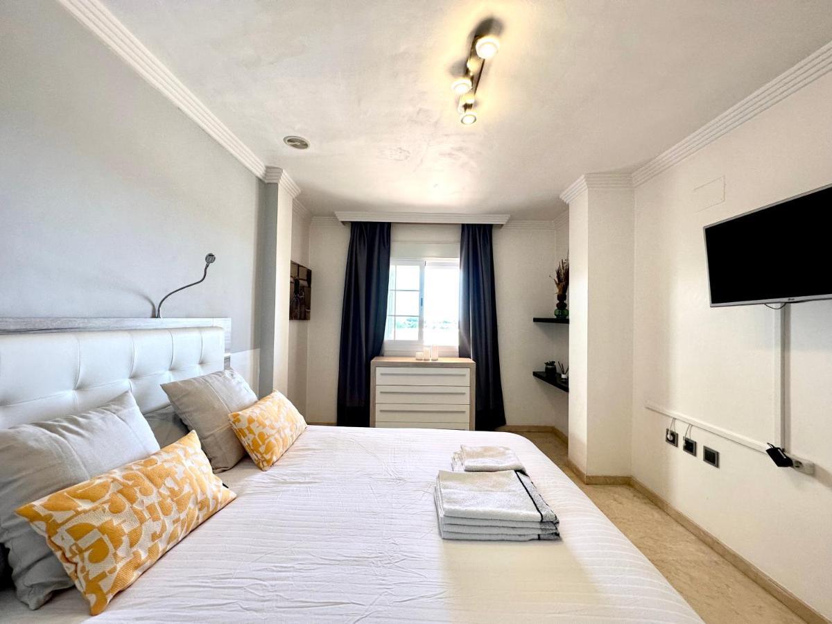 Moderno Apartamento Con Preciosas Vistas Al Mar En Urbanizacion Con Piscina - Rio Real 11 2G Marbella Exteriör bild