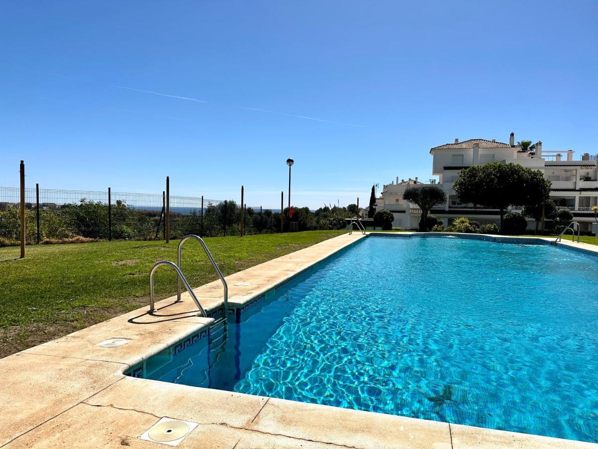 Moderno Apartamento Con Preciosas Vistas Al Mar En Urbanizacion Con Piscina - Rio Real 11 2G Marbella Exteriör bild