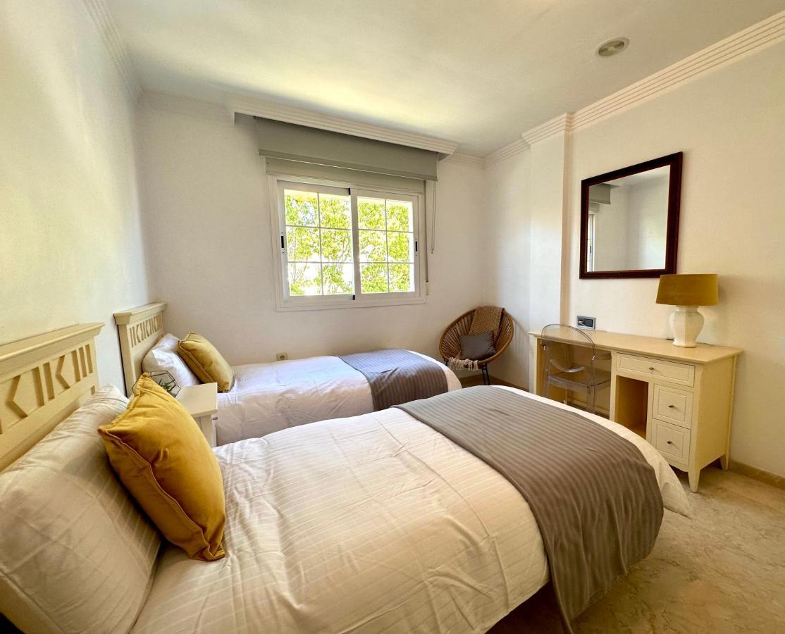 Moderno Apartamento Con Preciosas Vistas Al Mar En Urbanizacion Con Piscina - Rio Real 11 2G Marbella Exteriör bild