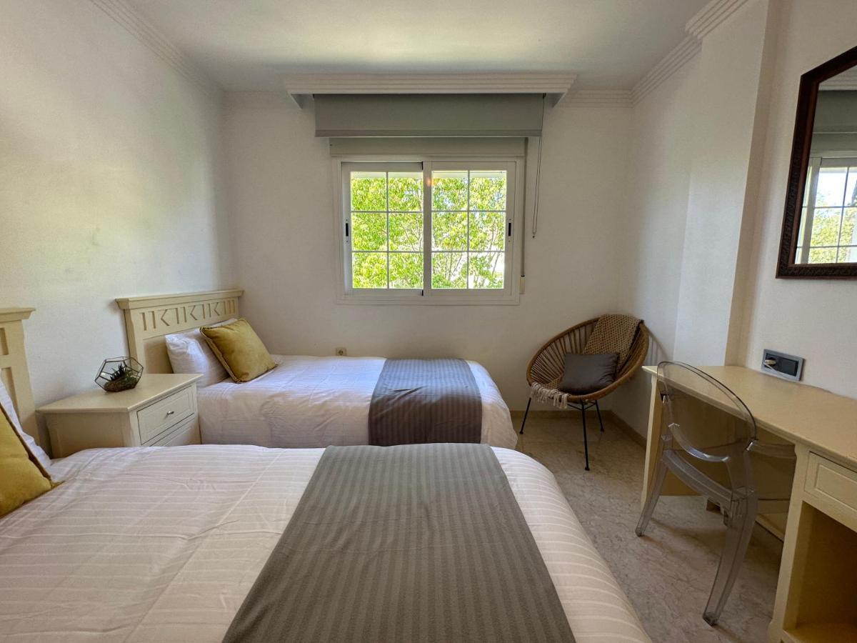 Moderno Apartamento Con Preciosas Vistas Al Mar En Urbanizacion Con Piscina - Rio Real 11 2G Marbella Exteriör bild
